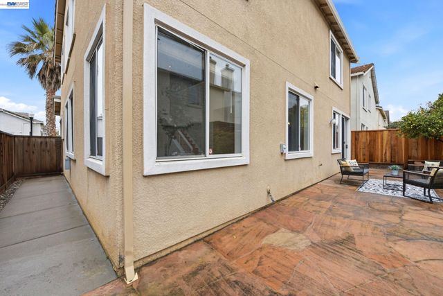 15518 Harbor Way, San Leandro, CA 94579