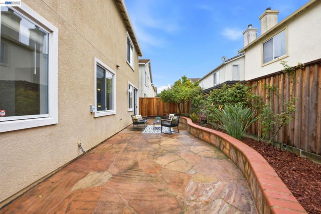 15518 Harbor Way, San Leandro, CA 94579