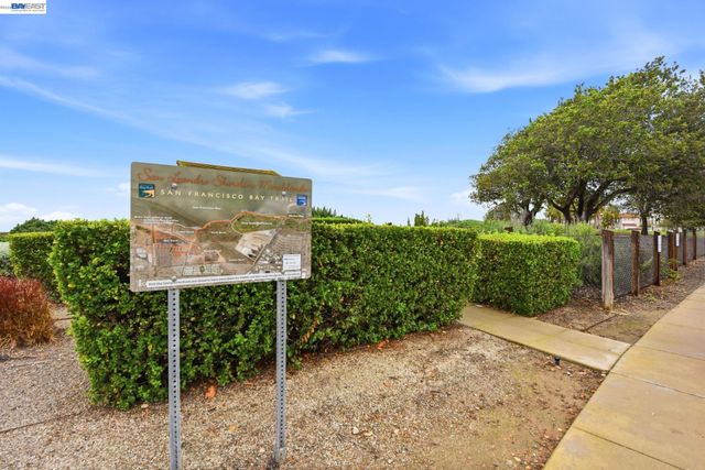 15518 Harbor Way, San Leandro, CA 94579