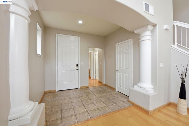 15518 Harbor Way, San Leandro, CA 94579