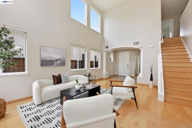 15518 Harbor Way, San Leandro, CA 94579