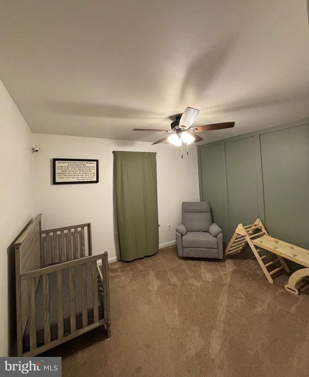 56 REPRISAL RD, Inwood, WV 25428