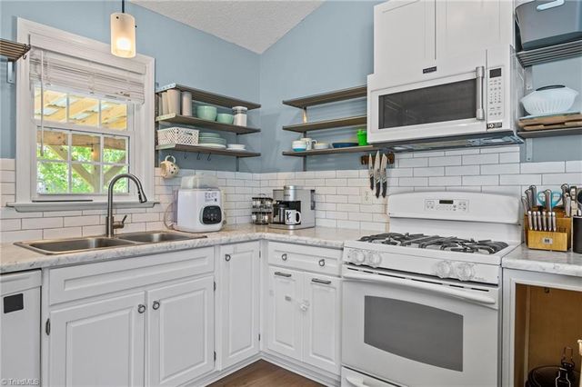 1974 Denise Lane, Winston-salem, NC 27127