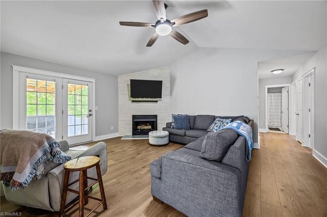 1974 Denise Lane, Winston-salem, NC 27127