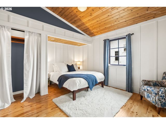 4005 Ne HASSALO St, Portland, OR 97232