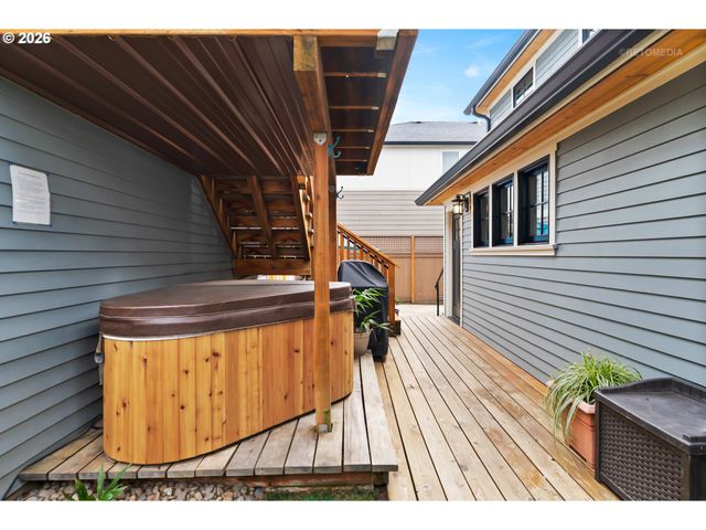 4005 Ne HASSALO St, Portland, OR 97232