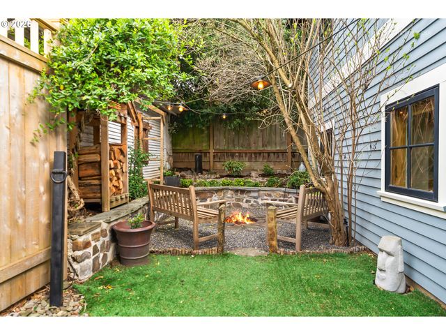 4005 Ne HASSALO St, Portland, OR 97232