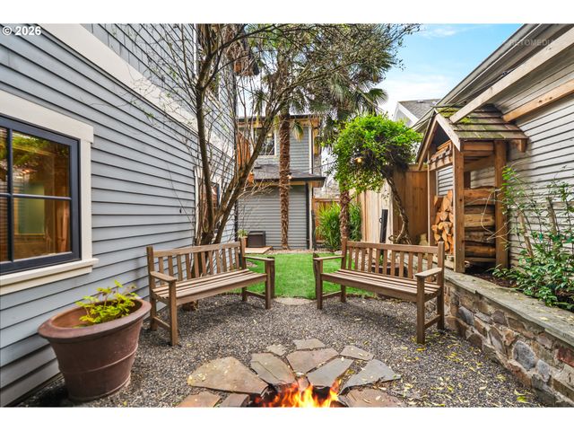 4005 Ne HASSALO St, Portland, OR 97232