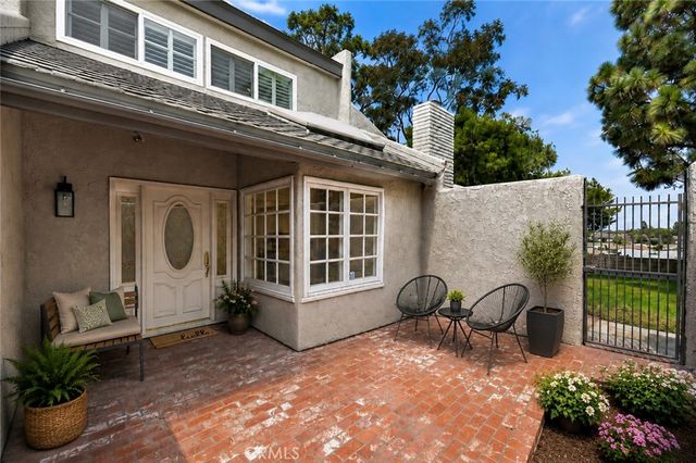 18692 Maplewood Cir, Huntington Beach, CA 92646