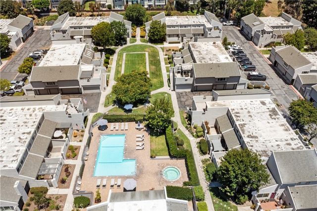18692 Maplewood Cir, Huntington Beach, CA 92646