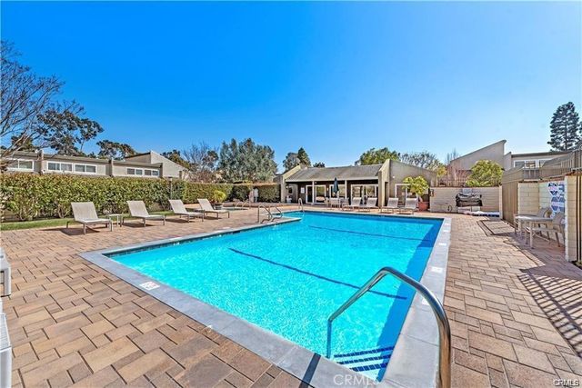 18692 Maplewood Cir, Huntington Beach, CA 92646