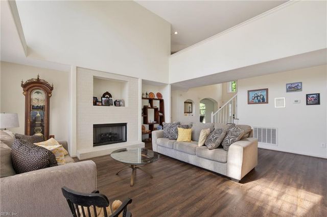 304 Wellington CIR, Smithfield, VA 23430