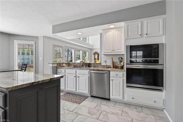 304 Wellington CIR, Smithfield, VA 23430
