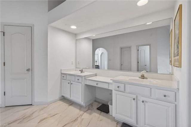 304 Wellington CIR, Smithfield, VA 23430