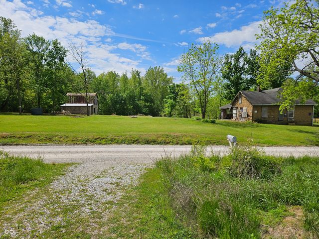 10731 Newport Road, Bowling Green, IN 47833