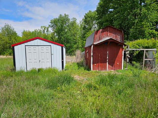 10731 Newport Road, Bowling Green, IN 47833