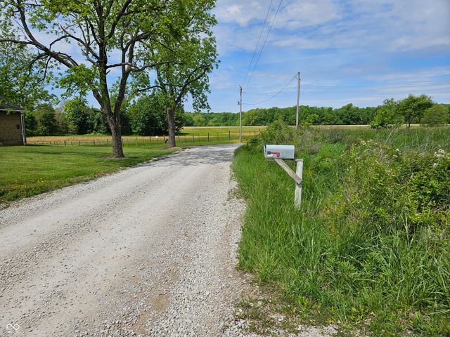 10731 Newport Road, Bowling Green, IN 47833