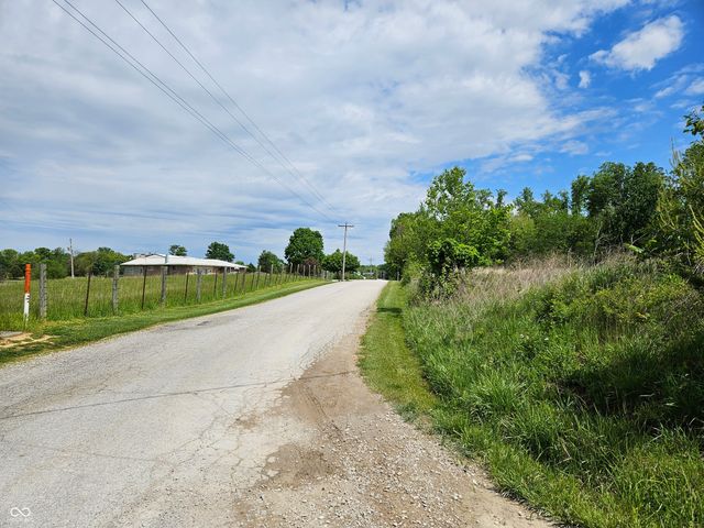 10731 Newport Road, Bowling Green, IN 47833