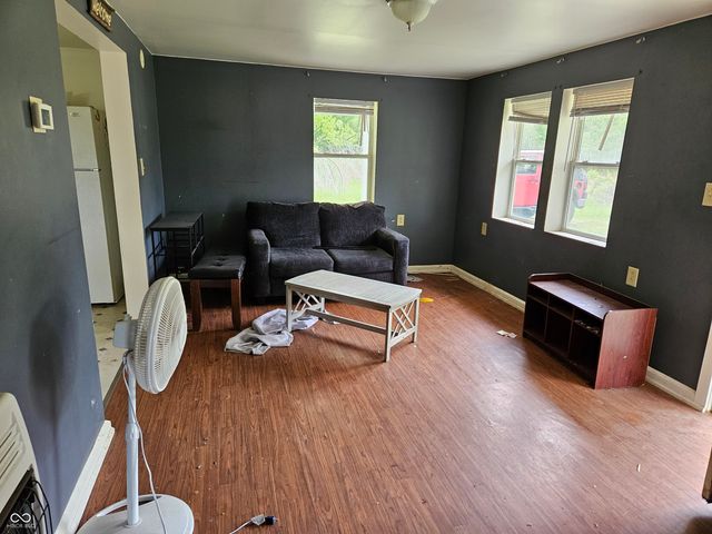 10731 Newport Road, Bowling Green, IN 47833