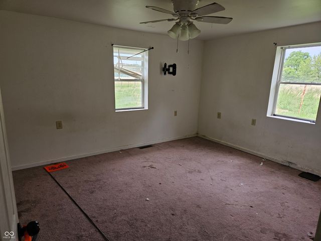 10731 Newport Road, Bowling Green, IN 47833