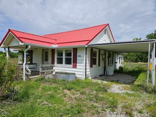 10731 Newport Road, Bowling Green, IN 47833