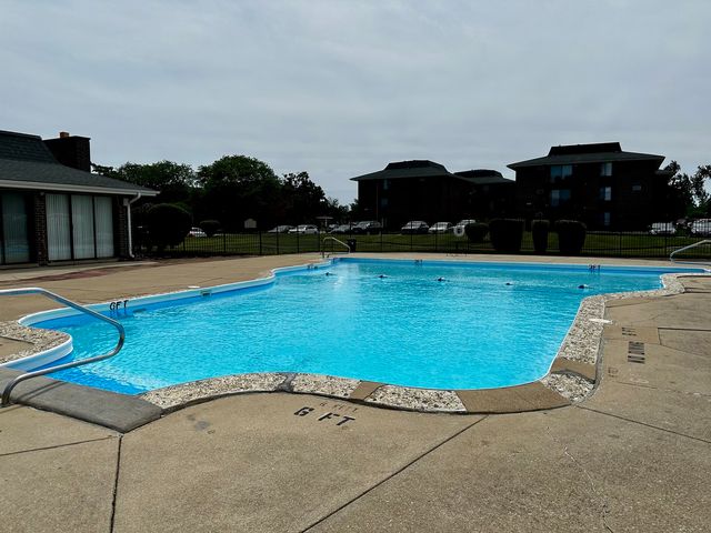 15804 Terrace Drive 1W, Oak Forest, IL 60452