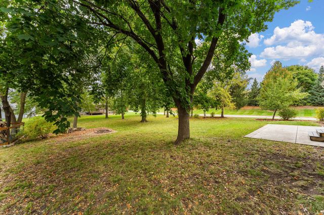 11005 Hyland Terrace, Eden Prairie, MN 55344