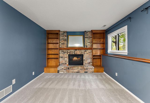 11005 Hyland Terrace, Eden Prairie, MN 55344