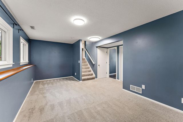 11005 Hyland Terrace, Eden Prairie, MN 55344