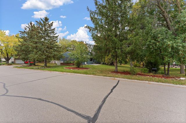 11005 Hyland Terrace, Eden Prairie, MN 55344