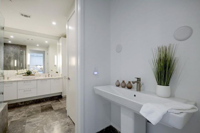 501 West Ave 703, Austin, TX 78701