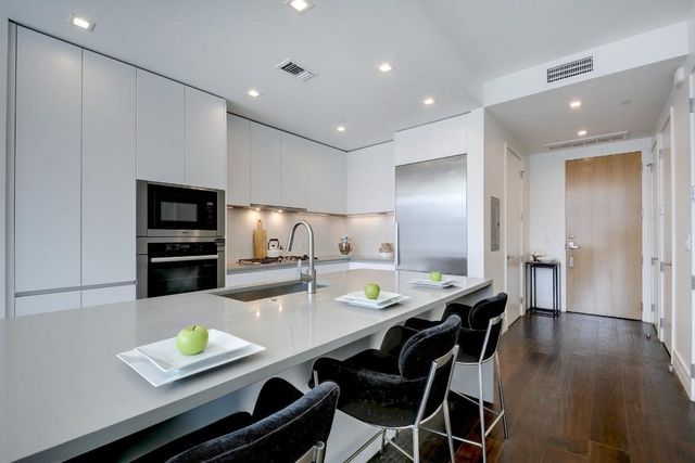 501 West Ave 703, Austin, TX 78701