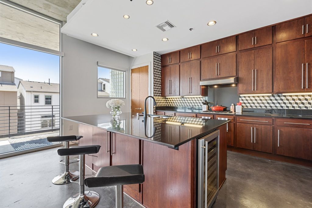 3030 Bryan Street 310, Dallas, TX 75204