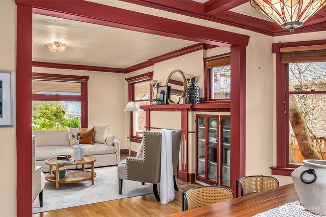 4511 1st Avenue NE, Seattle, WA 98105