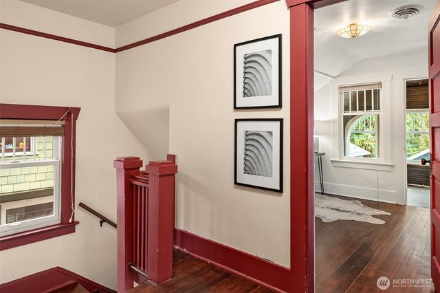 4511 1st Avenue NE, Seattle, WA 98105