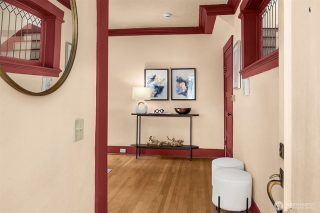 4511 1st Avenue NE, Seattle, WA 98105