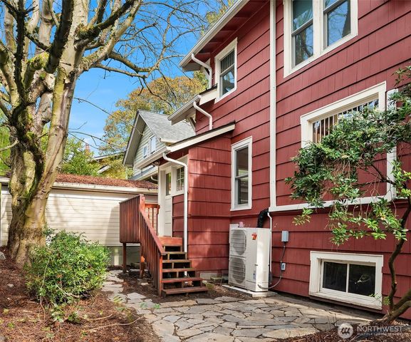 4511 1st Avenue NE, Seattle, WA 98105