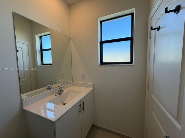 909 NE 211th Street, Miami, FL 33179