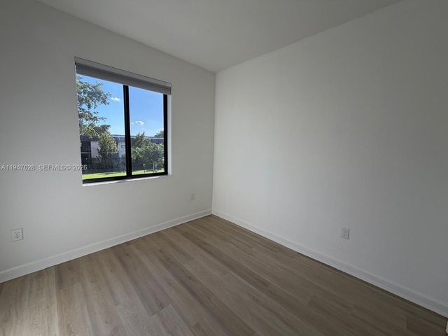 909 NE 211th Street, Miami, FL 33179