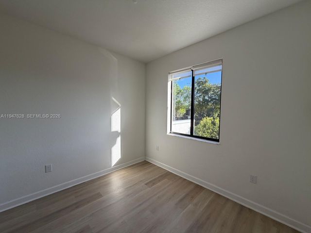 909 NE 211th Street, Miami, FL 33179