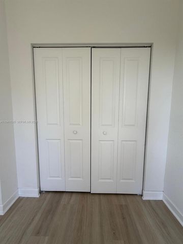 909 NE 211th Street, Miami, FL 33179