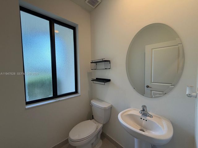909 NE 211th Street, Miami, FL 33179