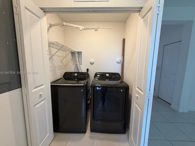 909 NE 211th Street, Miami, FL 33179