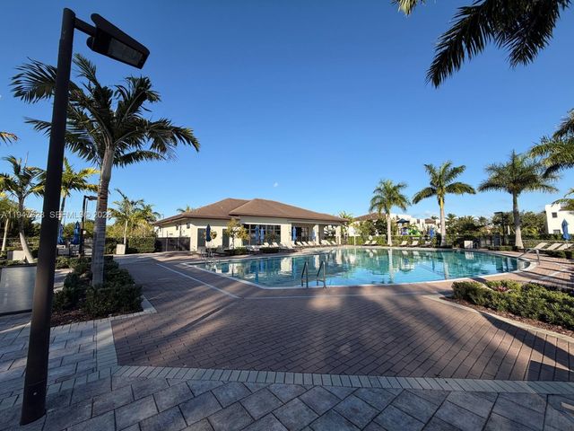 909 NE 211th Street, Miami, FL 33179