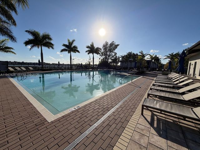 909 NE 211th Street, Miami, FL 33179