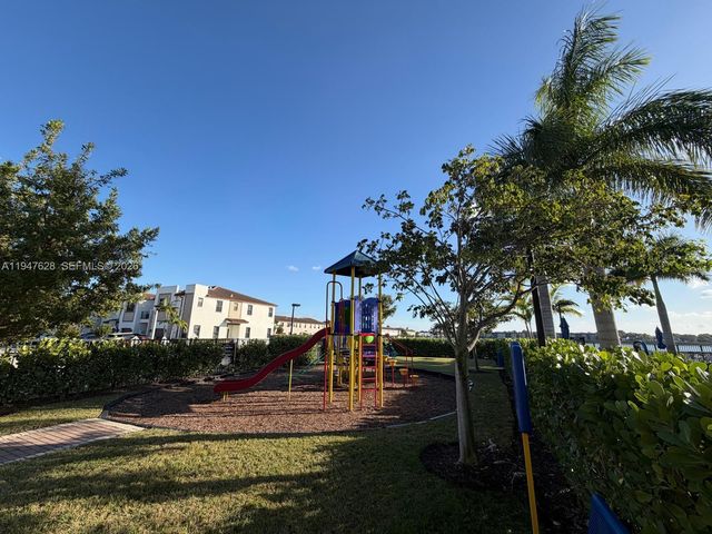 909 NE 211th Street, Miami, FL 33179