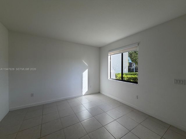 909 NE 211th Street, Miami, FL 33179