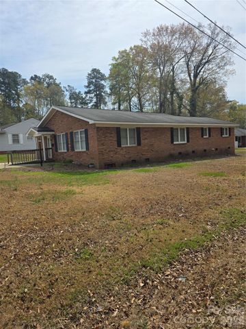 1400 Berry Street, Wadesboro, NC 28170