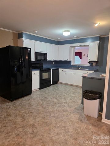 1400 Berry Street, Wadesboro, NC 28170