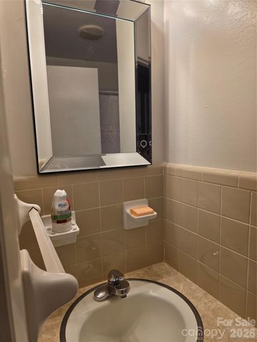 1400 Berry Street, Wadesboro, NC 28170